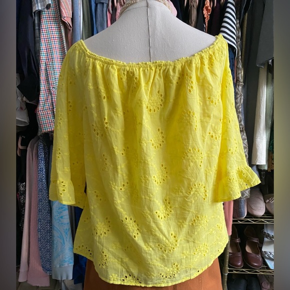 Andree By Unit Off Shoulder Yellow Top. - Picture 3 of 8